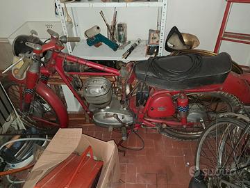 Motocicletta d'epoca MONDIAL Champion 125 Sport