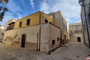 BIVANI INDIPENDENTE CON SOPPALCO ZONA BORGO