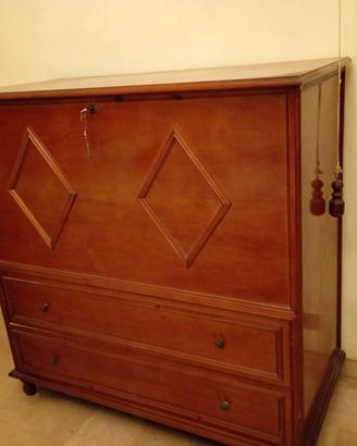 Cassa porta biancheria con due cassetti
