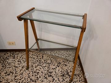 Carrellino portavivande vintage in legno e vetro
