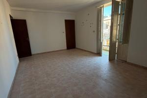 V/1320 Terzo piano in piccolo stabile