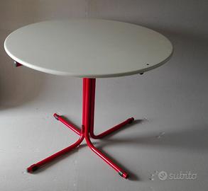 Tavolo pieghevole di design