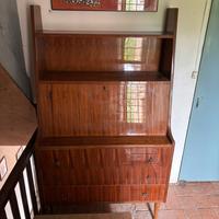 Mobile con cassetti e scrittoio .