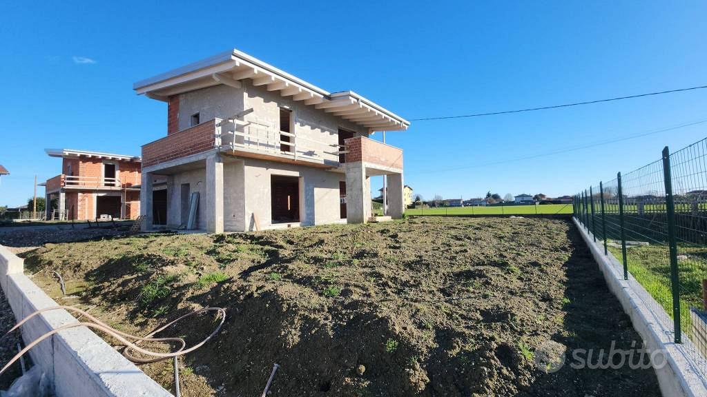 Casa – Oleggio, San Giovanni, Canton della Lanca - Vista 3