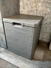 Contenitore in resina grigio tortora balcone casa