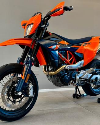 KTM 690 SMC R 79CV MODEL 2027 UFFICIALE KTM UNIPRO