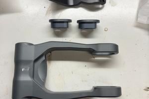 Cavalletto regolabile e bielletta ribassata