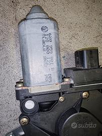 Alzacristallo ant dx VOLKSWAGEN LUPO 2001