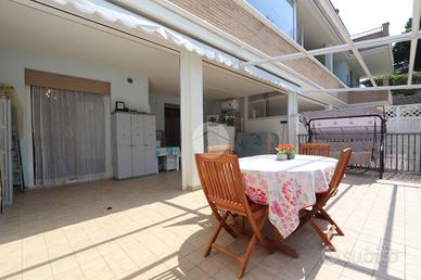 2 LOCALI A TORTORETO