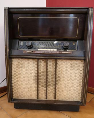 radio valvole GRUNDIG 7061 W/J giradischi FUNZIONA