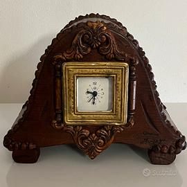 Orologio da tavolo intagliato