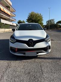 Clio 4 rs trophy