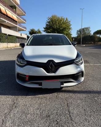 Clio 4 rs trophy