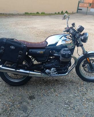 Moto Guzzi V7 iii anniversario 714/1000