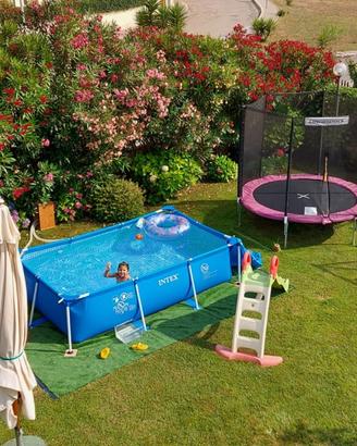 Piscina fuori terra con accessori e pompa