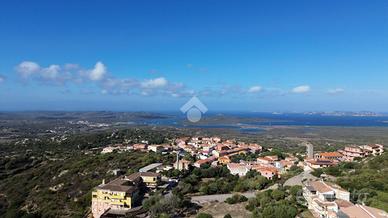 VILLA A SCHIERA D'ANGOLO A SANTA TERESA GALLURA