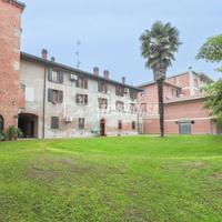 VP5355 VILLA STORICA IMMERSA IN UN PARCO IN CENTRO