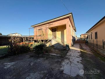 CASA SEMINDIPENDENTE A TURATE