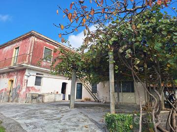 Porzione di villa - Piedimonte Etneo