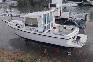VEGLIATURA 27 motori: 2x200 hp YANMAR