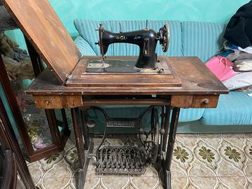 Gloria macchina cucito vintage
