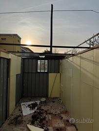 Box 4x4 in lamiera con doppio ingresso