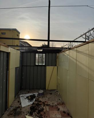 Box 4x4 in lamiera con doppio ingresso