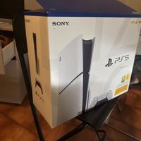 PlayStation 5 slim 2 joystick e battlefield 6