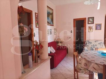 Via Marconi, semindipendente con cortile carrabile