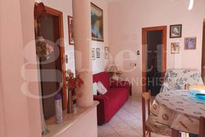 Via Marconi, semindipendente con cortile carrabile