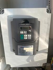 Inverter ingresso 220volt uscita 380volt