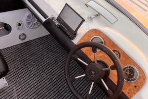 Barca a motore e carrello