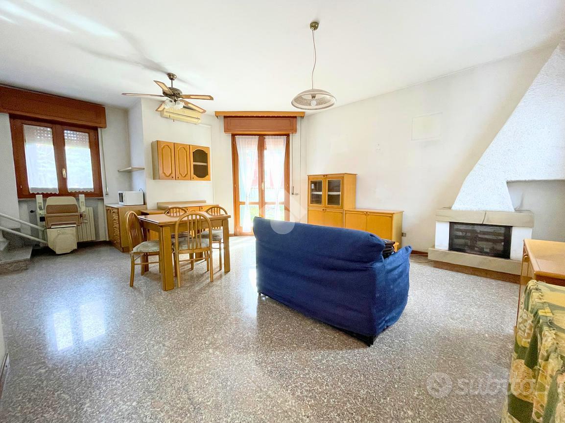 PORZIONE DI BIFAMILIARE A CORNAREDO - Vista 4