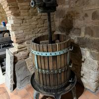 Antica pressa vino + pigiatrice manuale (ottime)