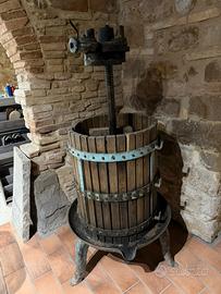 Antica pressa vino + pigiatrice manuale (ottime)