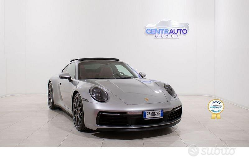PORSCHE 911 (992)