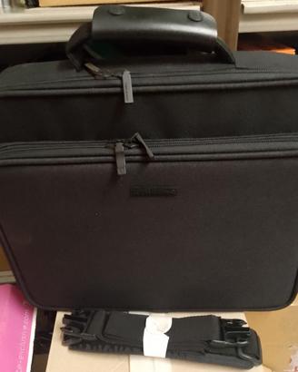 borsa per PC marca TUCANO. resistente e spaziosa. 