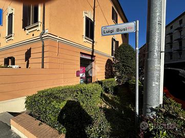 NEGOZIO A BOLOGNA