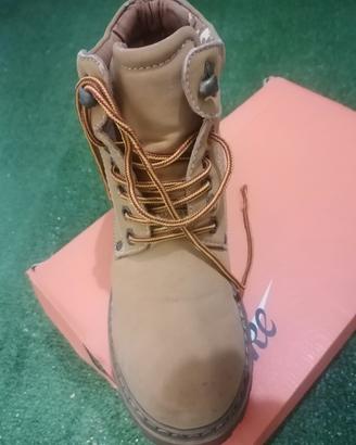 scarponcini donna tipo Clarks