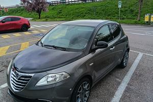 Ypsilon 1.2benz €6  Gold 2015 km78xxx 5posti TOP