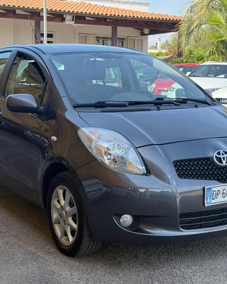 TOYOTA Yaris 1.4 D-4D 5p. Navi