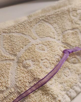 Grazioso Thun asciugamano piccolo