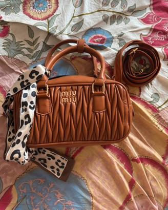 Borsa miu miu marrone
