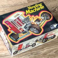 COCA-COLA VENDING MACHINE MPC SCALA KIT 1/25 1970