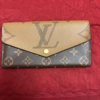 Portafoglio Louis Vuitton modello Sarah
