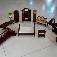 Mobili in miniatura per casa delle bambole