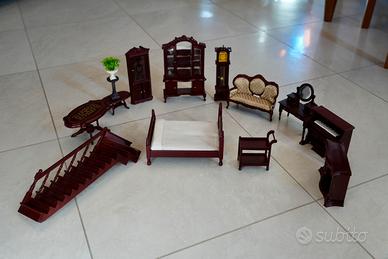 Mobili in miniatura per casa delle bambole