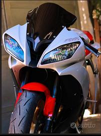 Yamaha yzf r6 2009 permuto/scambi naked