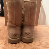 Ugg bassi