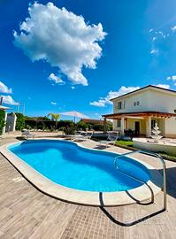 Villa con piscina Fontane Bianche